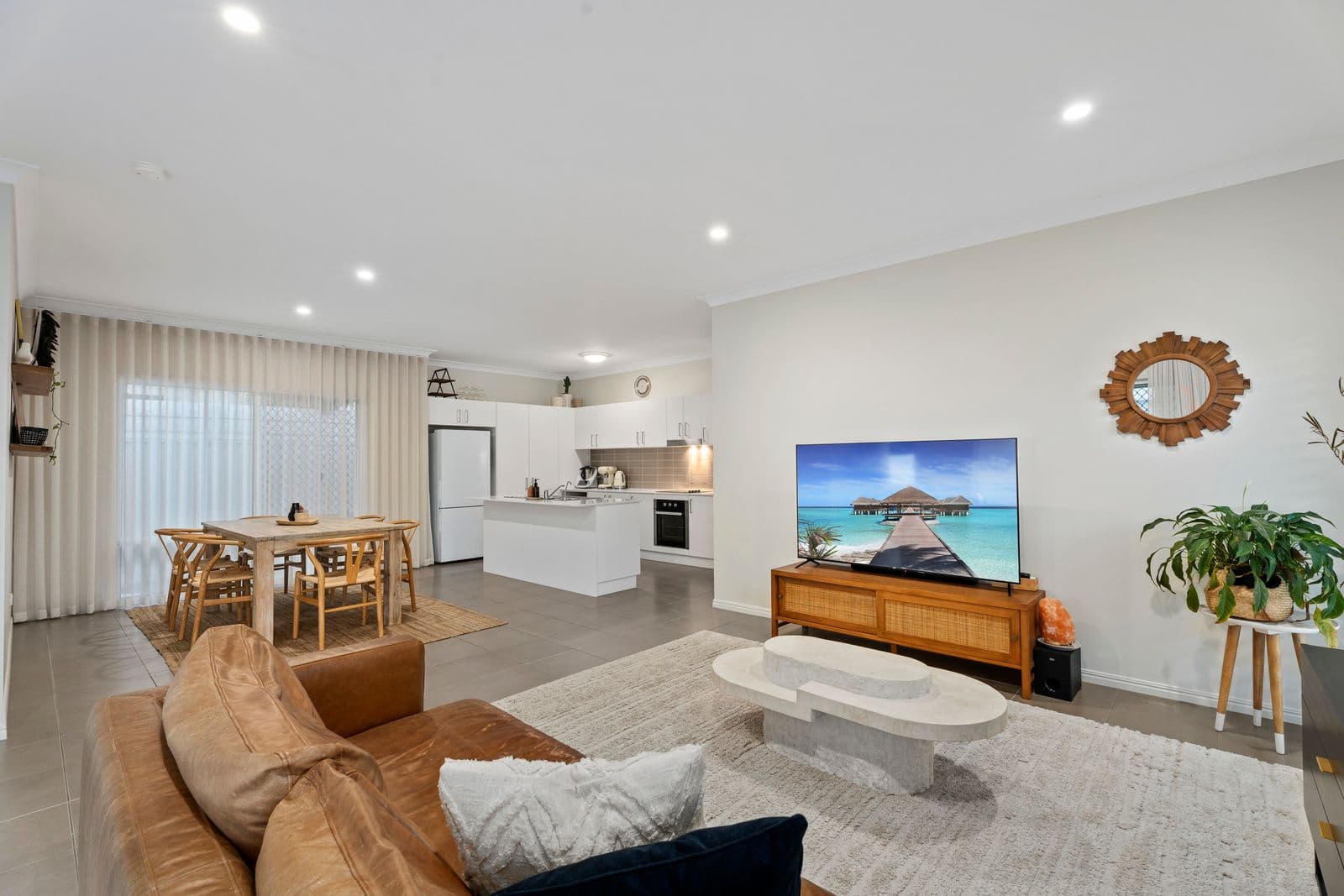 10 Waters Close, Hope Island QLD 4212, Hope Island - Thumbnail 3