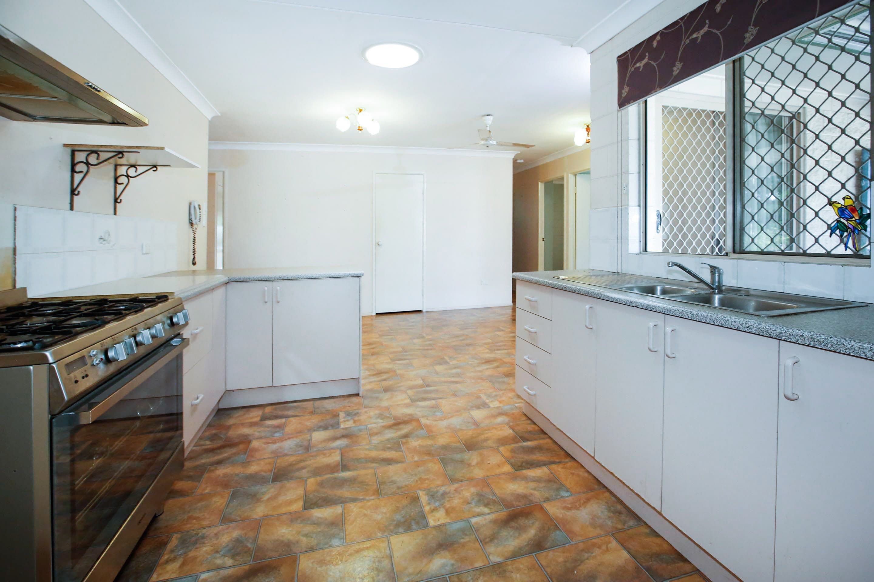 48 Rundle Street, Mount Louisa QLD 4814, Mount Louisa - Thumbnail 2