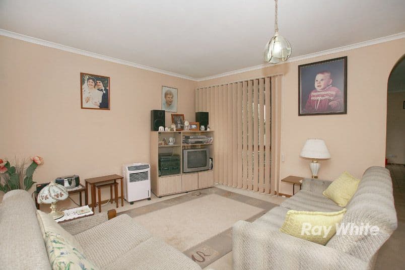 18 Blaxland Avenue, CRANBOURNE NORTH VIC 3977, Cranbourne North - Thumbnail 3