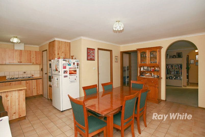 18 Blaxland Avenue, CRANBOURNE NORTH VIC 3977, Cranbourne North - Thumbnail 4