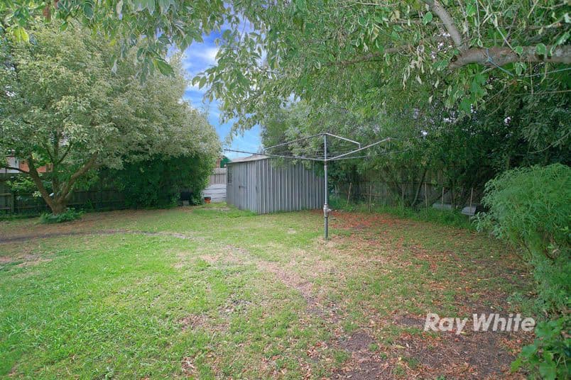 18 Blaxland Avenue, CRANBOURNE NORTH VIC 3977, Cranbourne North - Thumbnail 6