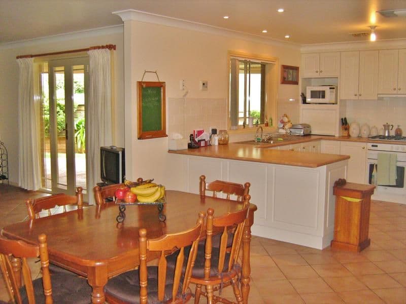 24 Tadros Avenue, YOUNG NSW 2594, Young - Thumbnail 2