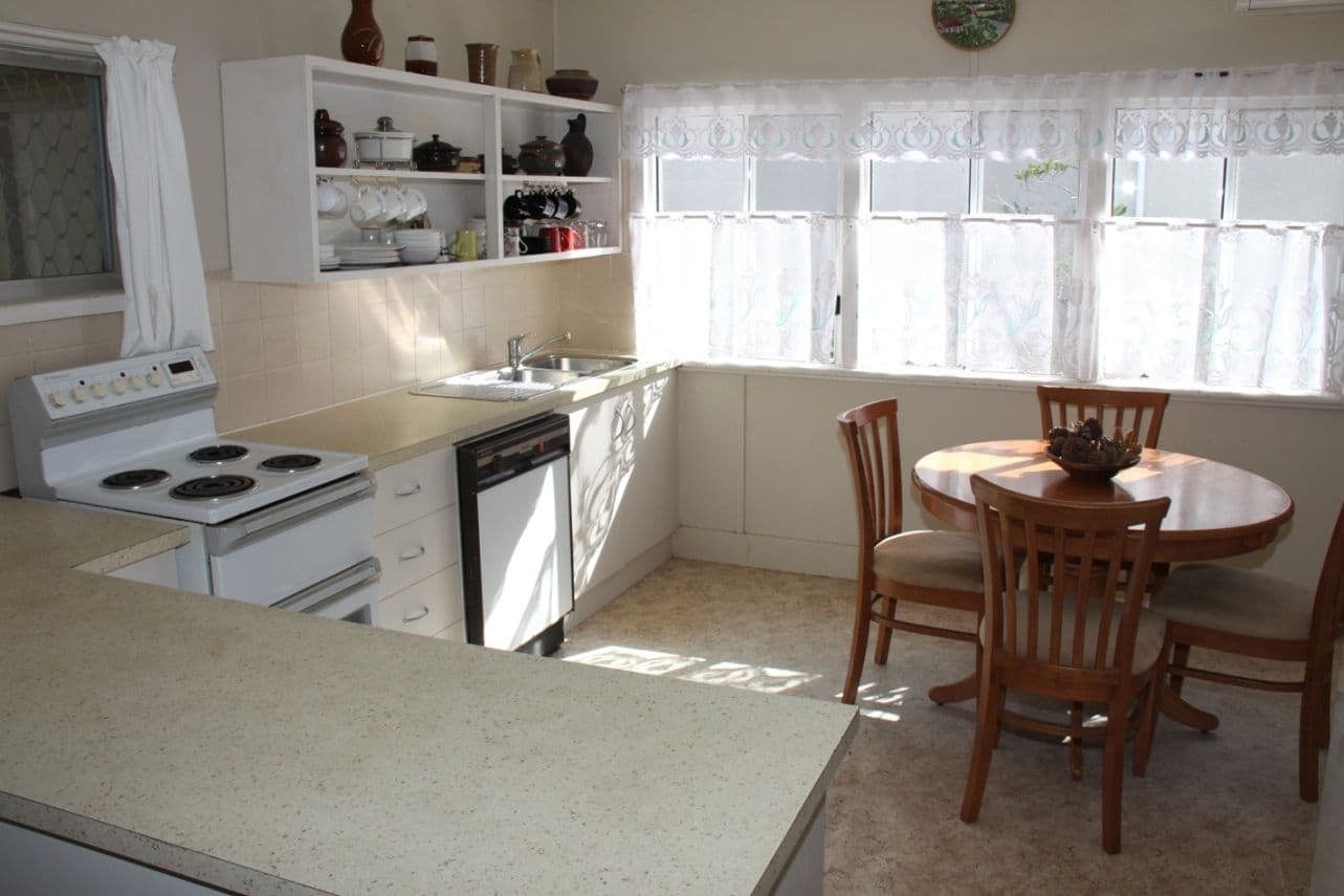 74 Wyndham Avenue, BOYNE ISLAND QLD 4680, Boyne Island - Thumbnail 2