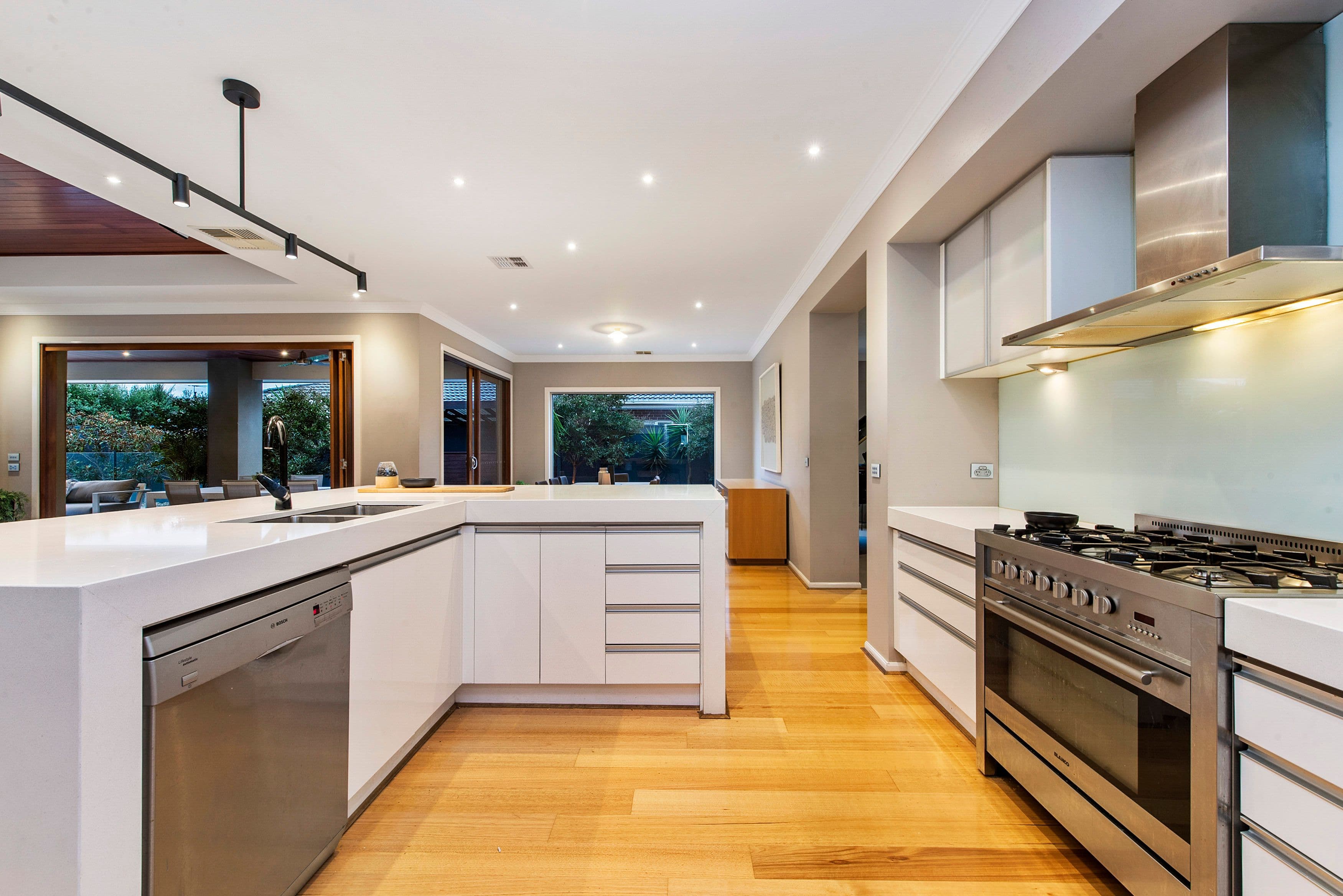 5 Alvis Close, Taylors Hill VIC 3037, Taylors Hill - Thumbnail 3