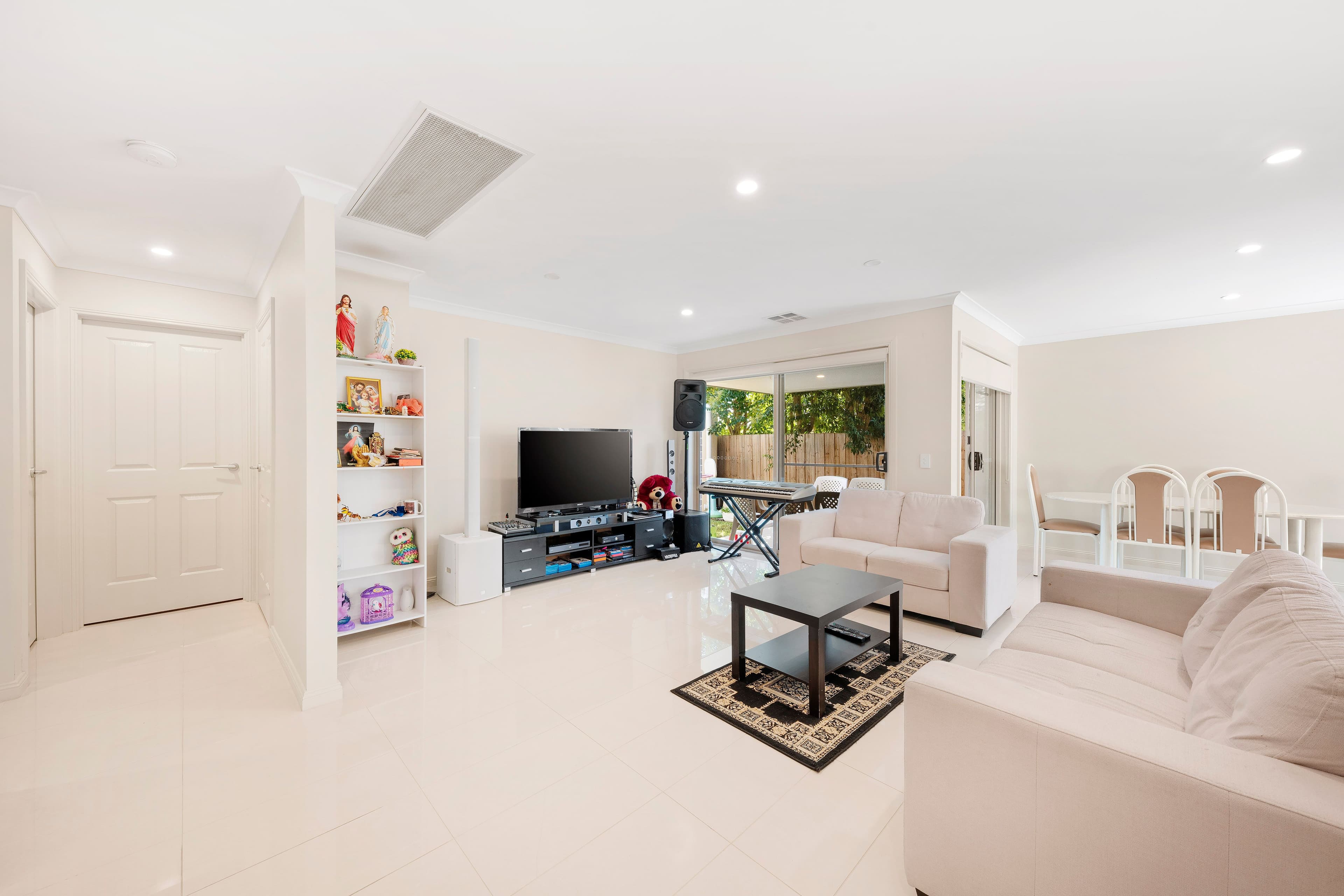 21 Cherrytree Rise, Knoxfield VIC 3180, Knoxfield - Thumbnail 2