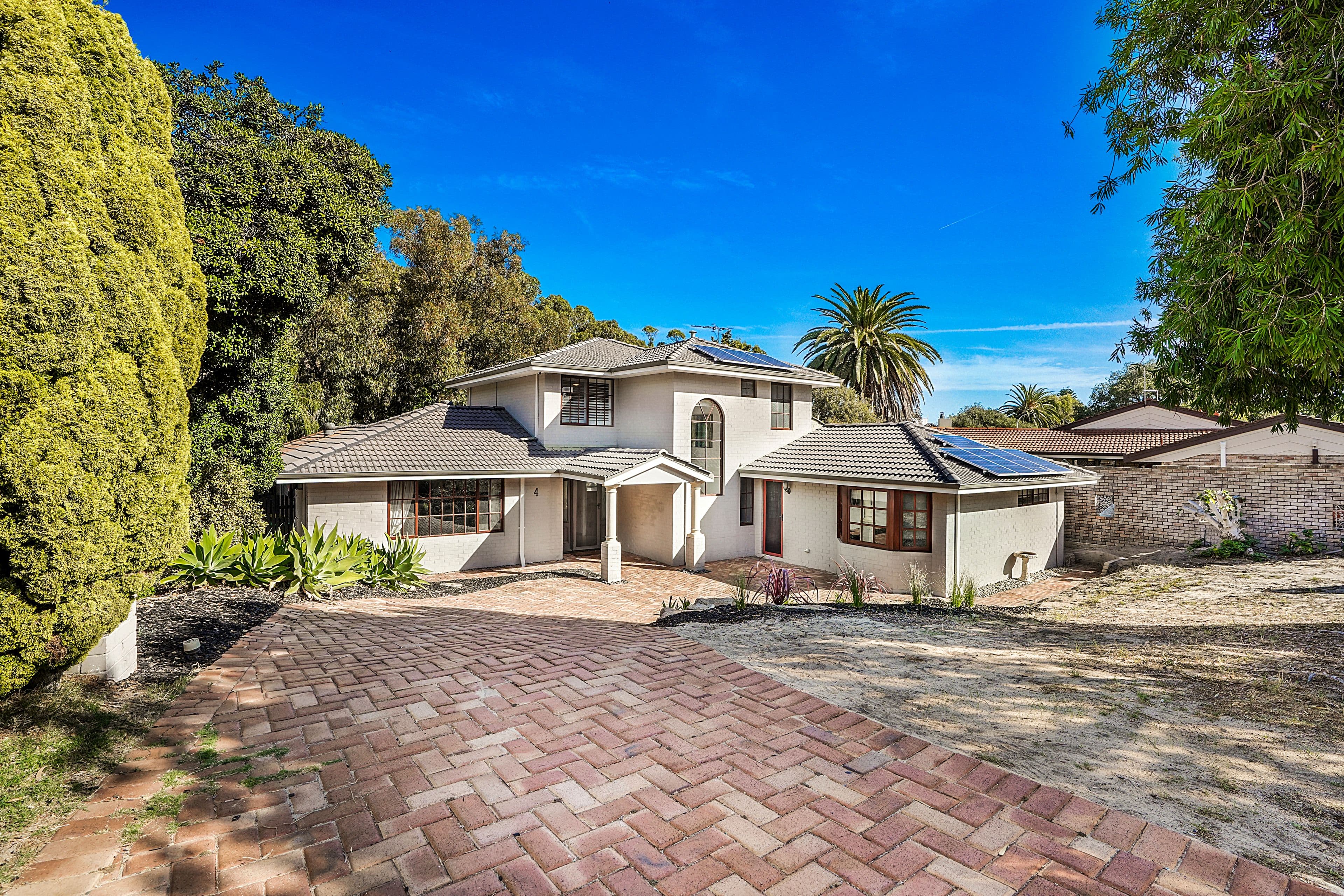 4 Cremorne Court, Kallaroo WA 6025, Kallaroo - Image 1