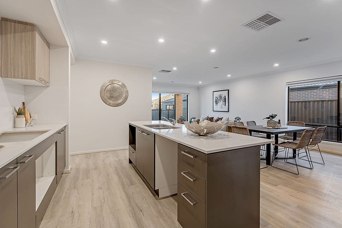 27 Kangaroo Road, Craigieburn VIC 3064, Craigieburn - Thumbnail 7