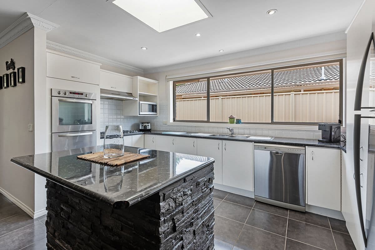 19 Cimberwood Drive, Craigieburn VIC 3064, Craigieburn - Thumbnail 6