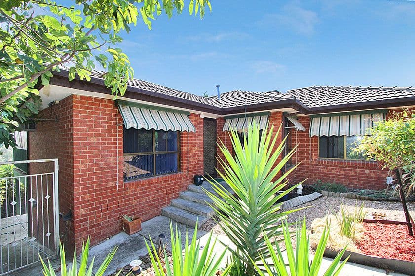 17 Ashleigh Crescent, MEADOW HEIGHTS VIC 3048, Meadow Heights - Thumbnail 2
