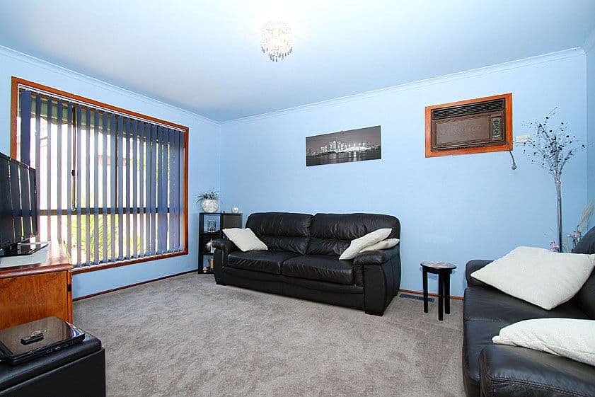 17 Ashleigh Crescent, MEADOW HEIGHTS VIC 3048, Meadow Heights - Thumbnail 5