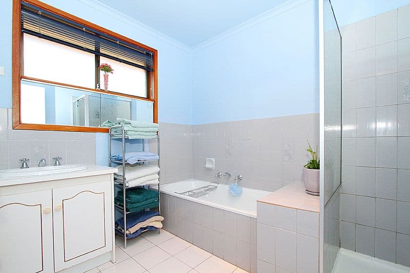 17 Ashleigh Crescent, MEADOW HEIGHTS VIC 3048, Meadow Heights - Thumbnail 6