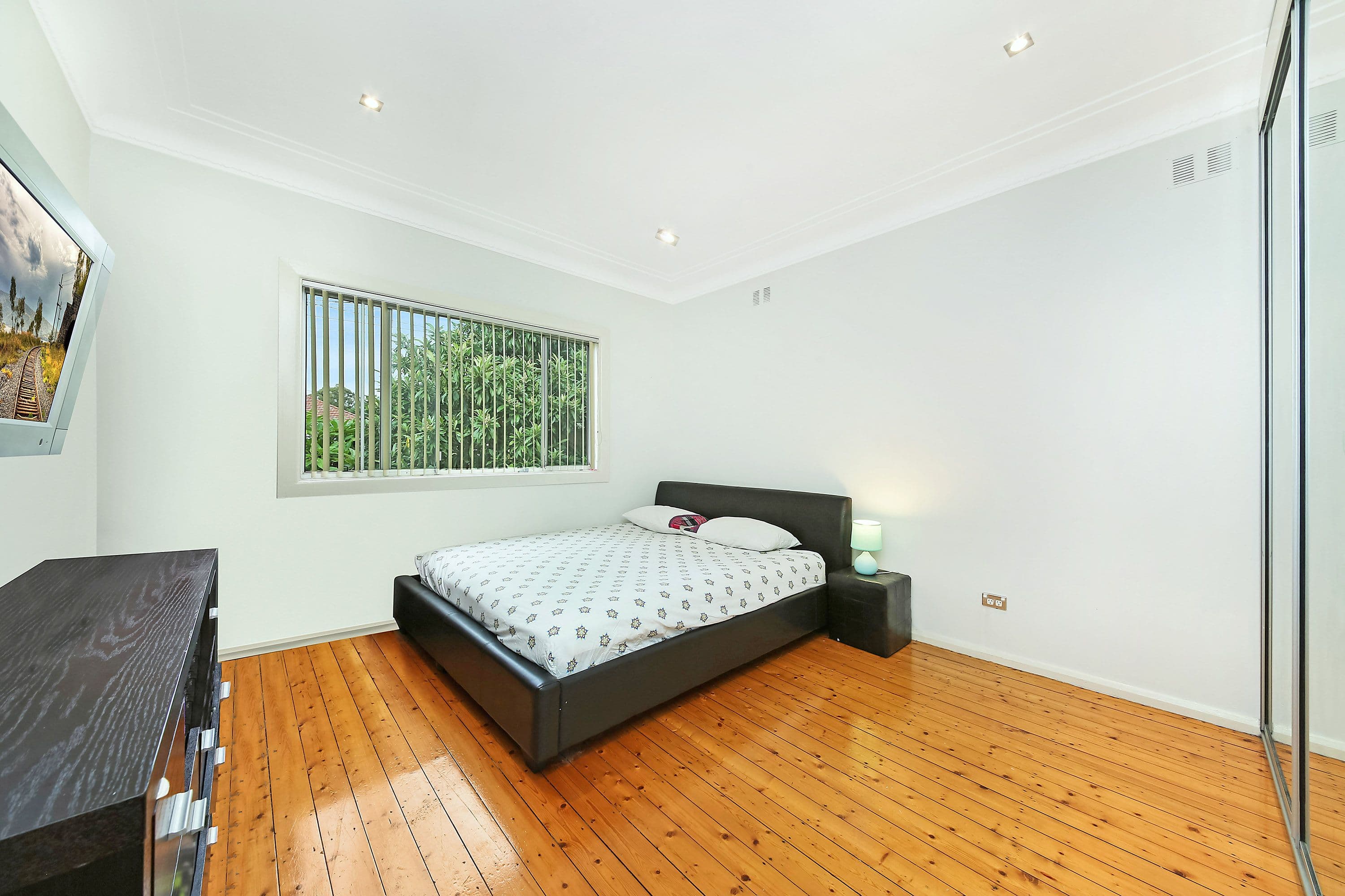 31 Boundary Road, Chester Hill - Thumbnail 4