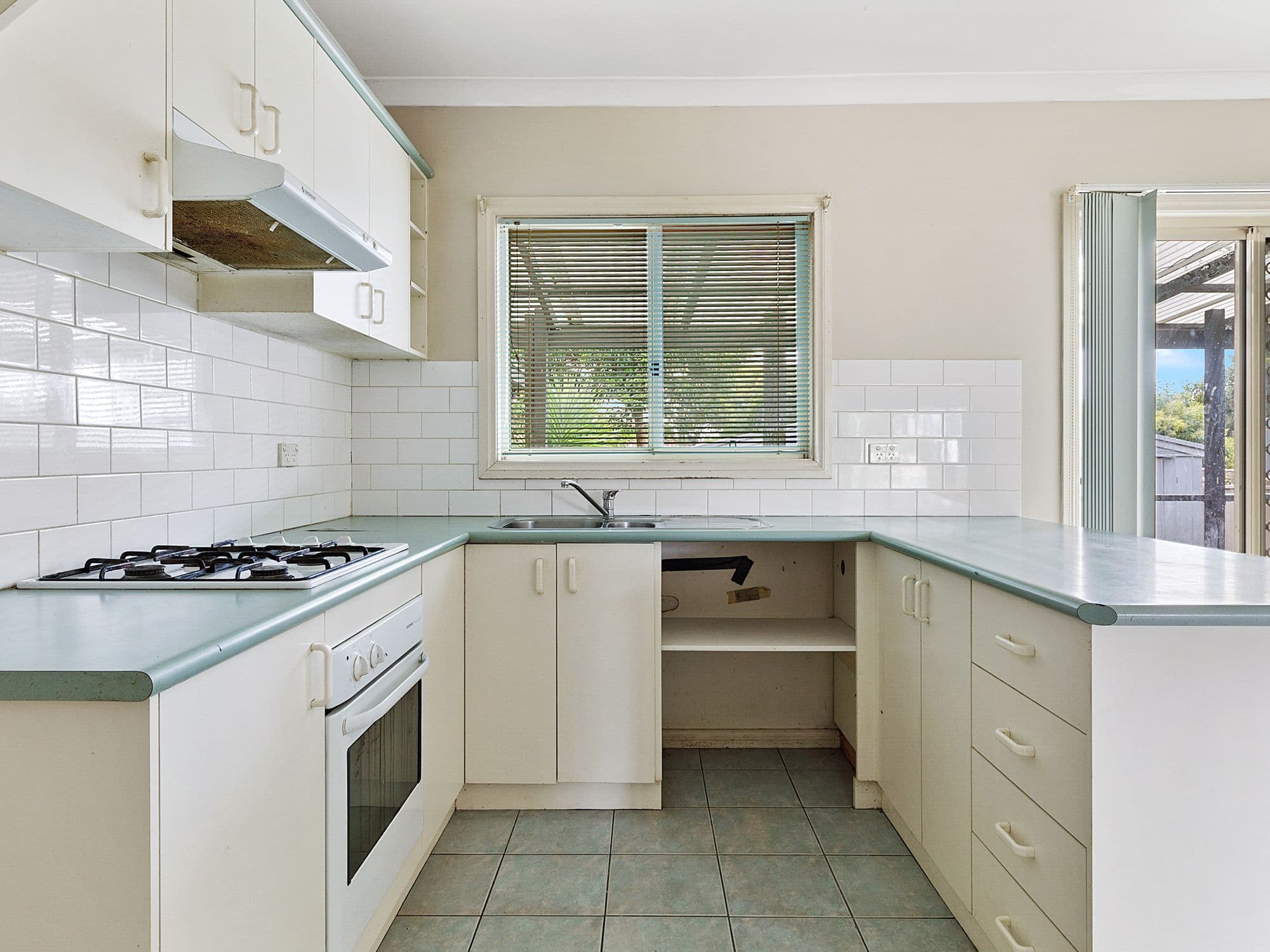 17 Clarke Street, Seymour VIC 3660, Seymour - Thumbnail 3