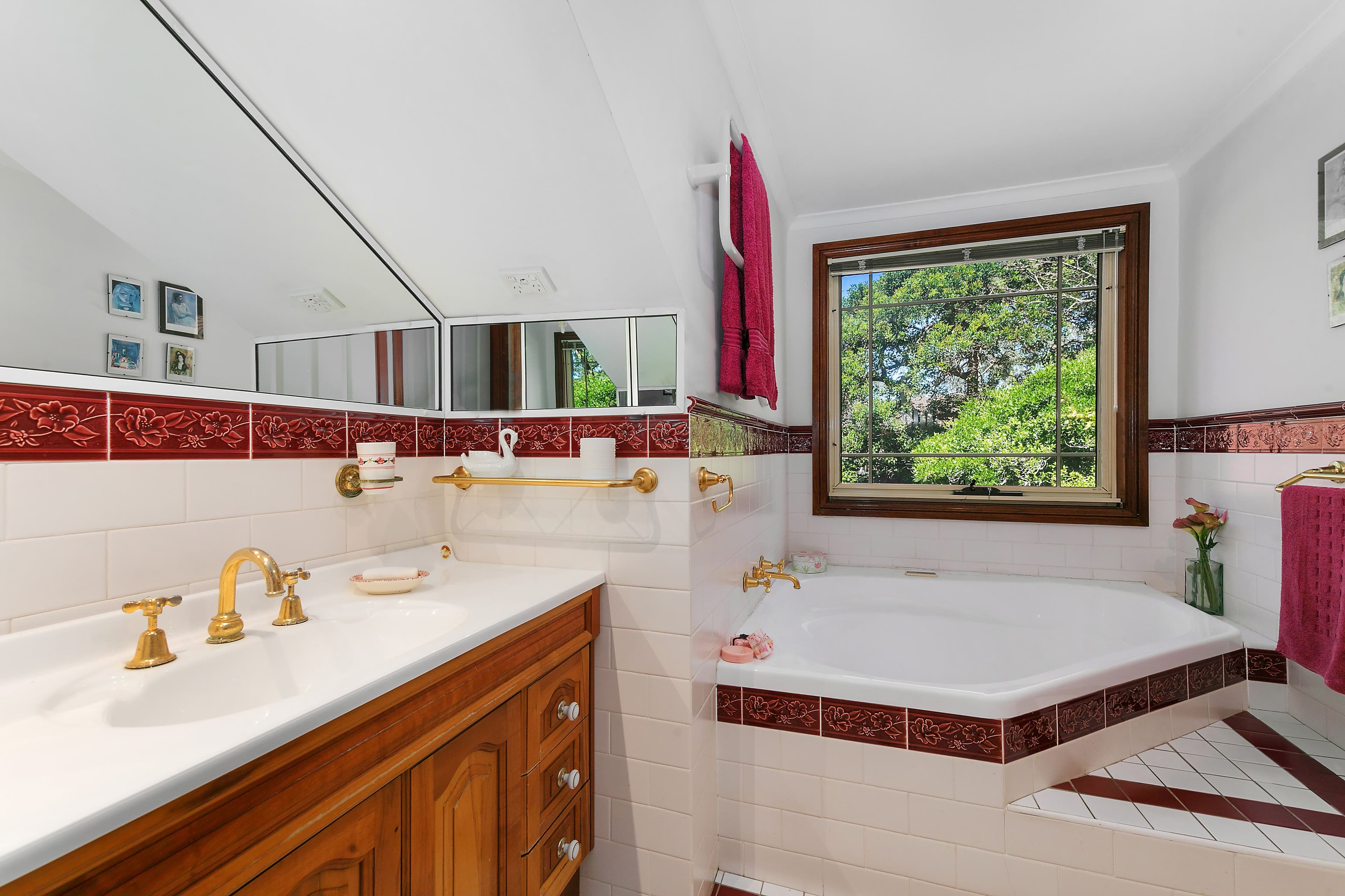 49 Denman Parade, Normanhurst - Thumbnail 4