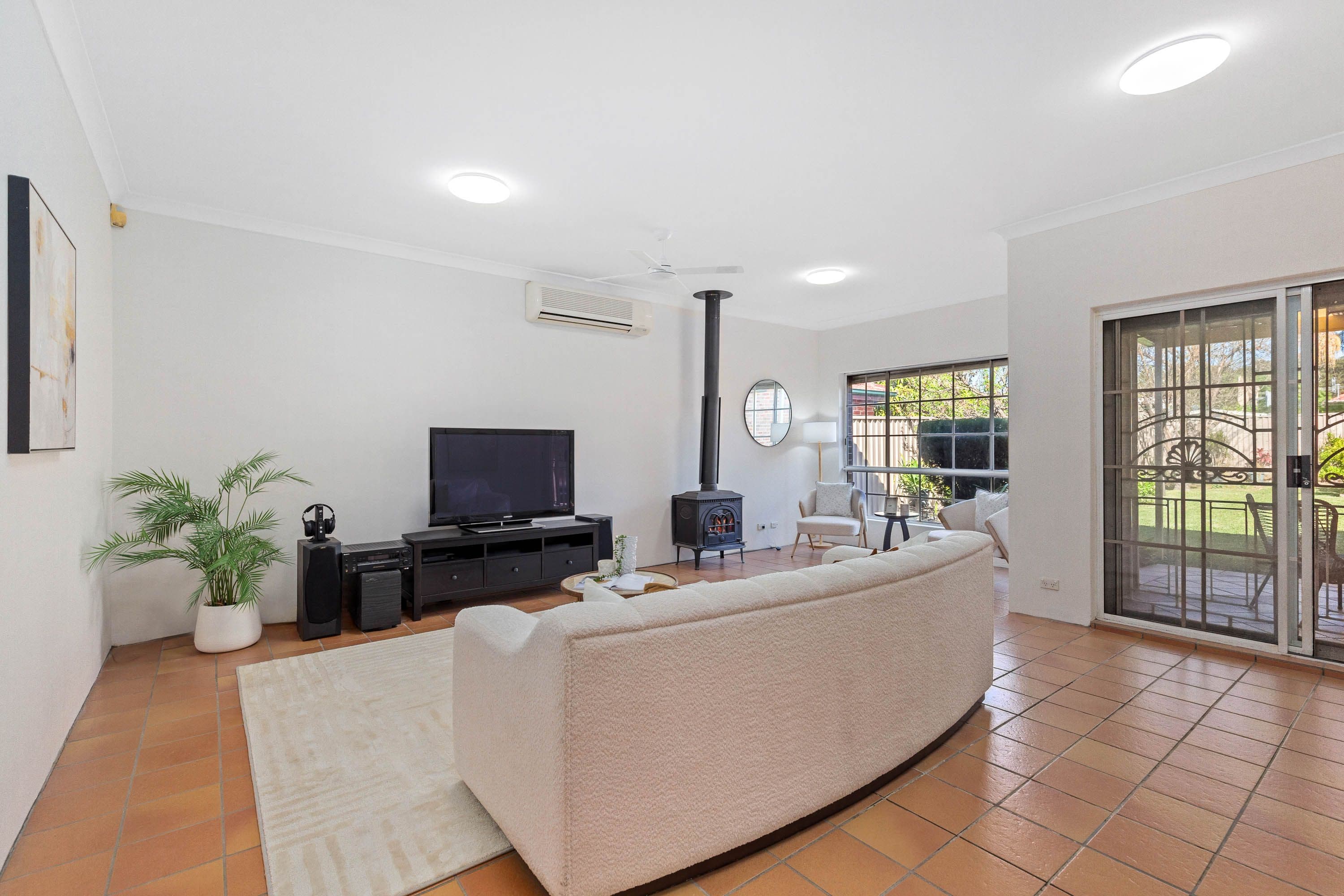 37 Moore Street, Hurstville NSW 2220, Hurstville - Thumbnail 2