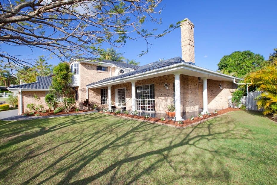8 McKellar Court, MOUNT OMMANEY QLD 4074, Mount Ommaney - Thumbnail 3