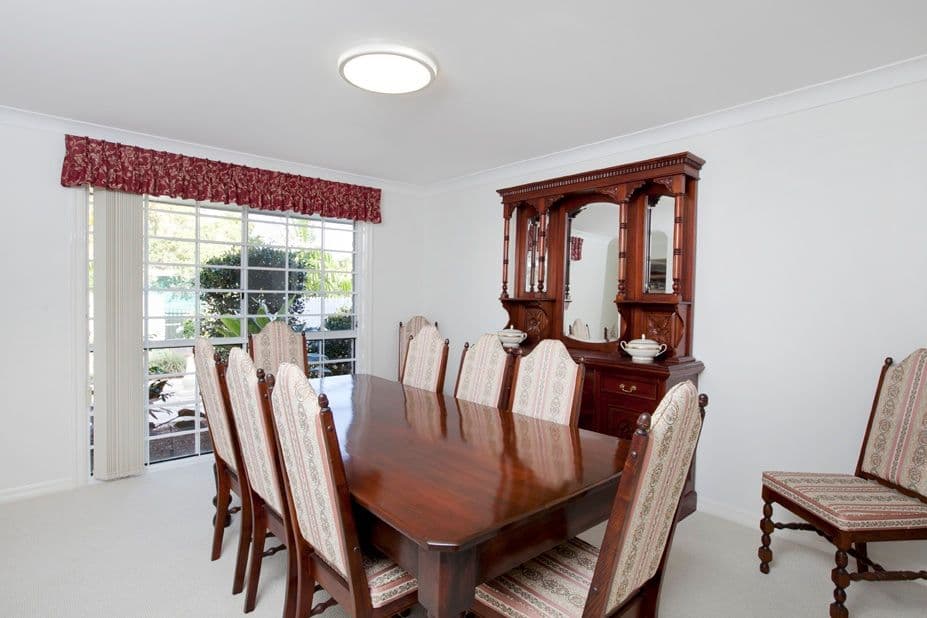 8 McKellar Court, MOUNT OMMANEY QLD 4074, Mount Ommaney - Thumbnail 5