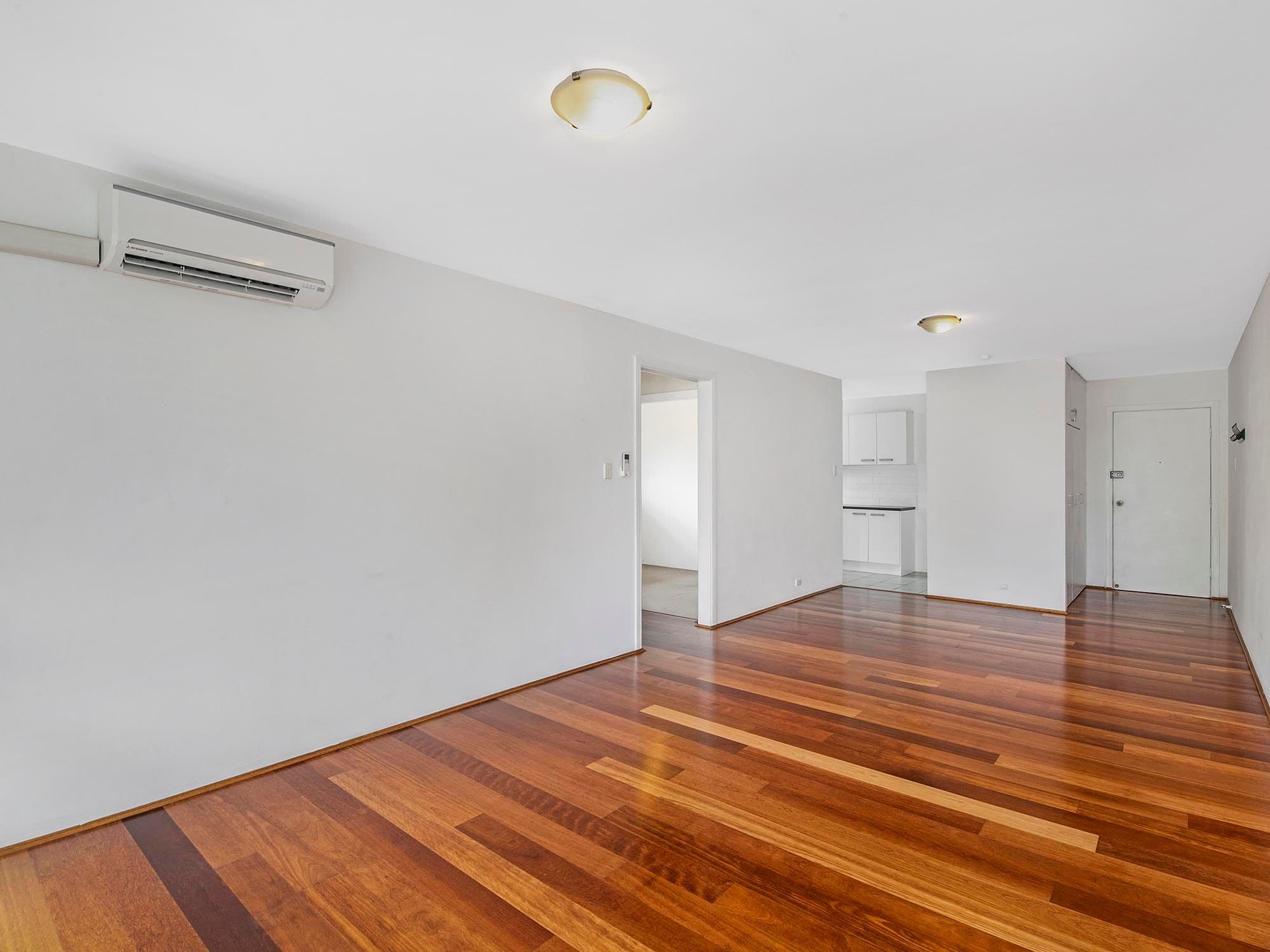 11 Beryl Crescent, Holland Park QLD 4121, Holland Park - Thumbnail 2