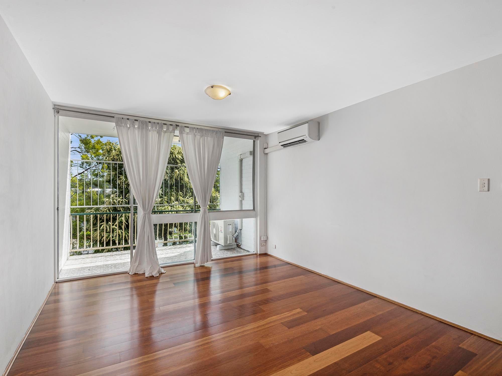 11 Beryl Crescent, Holland Park QLD 4121, Holland Park - Thumbnail 3