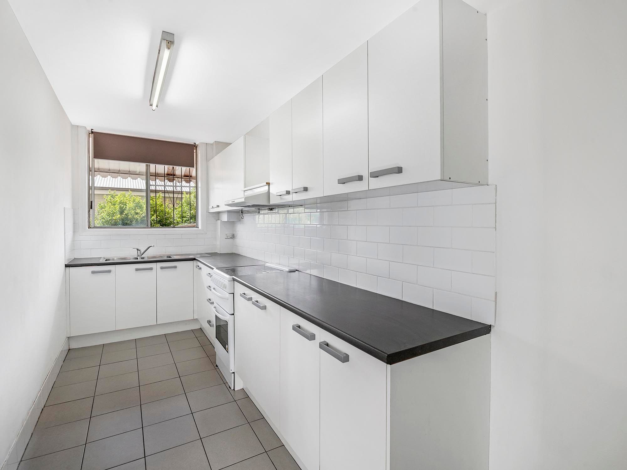 11 Beryl Crescent, Holland Park QLD 4121, Holland Park - Thumbnail 4