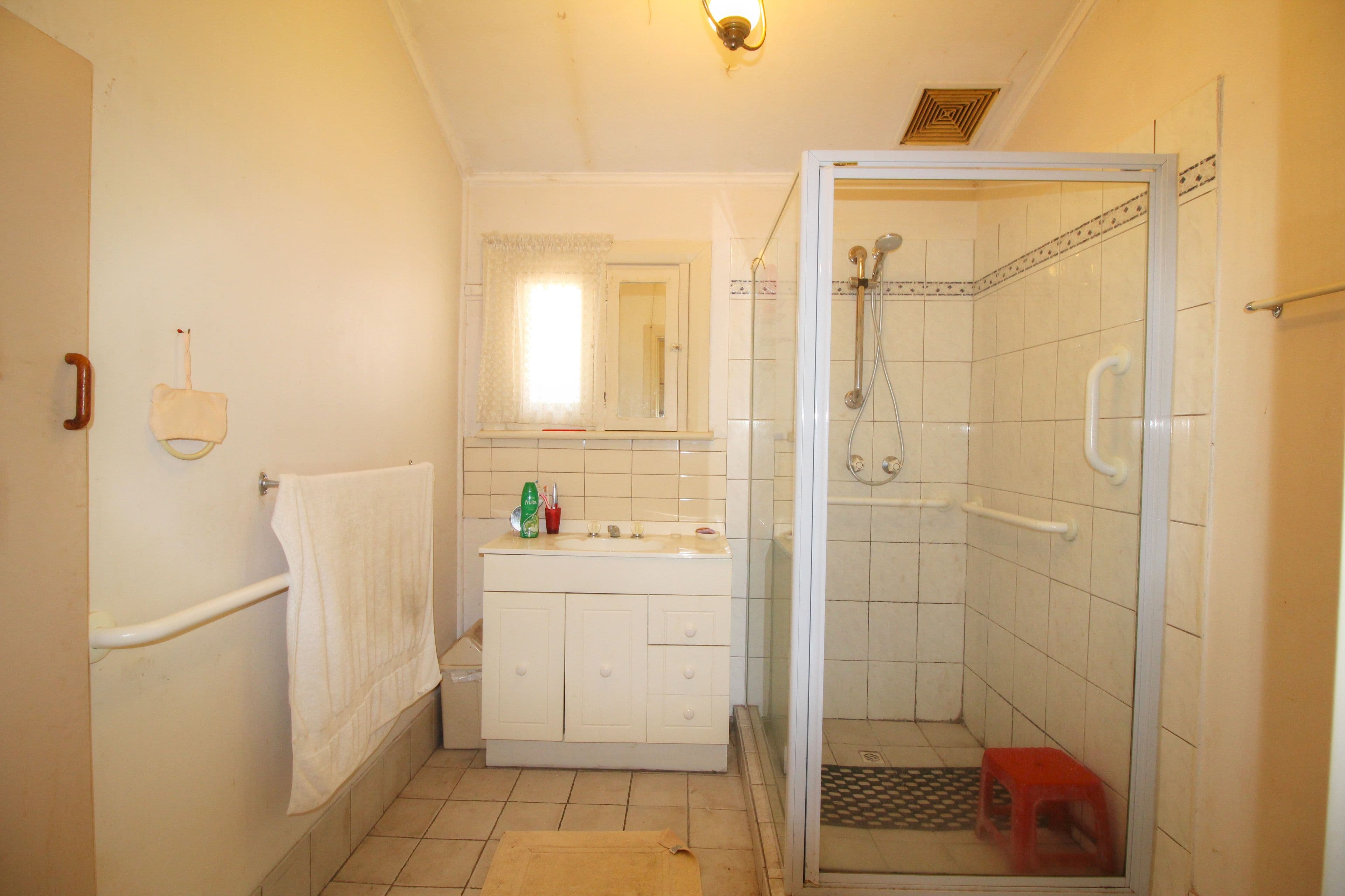 110 Eighteenth Street, Renmark SA 5341, Renmark - Thumbnail 6