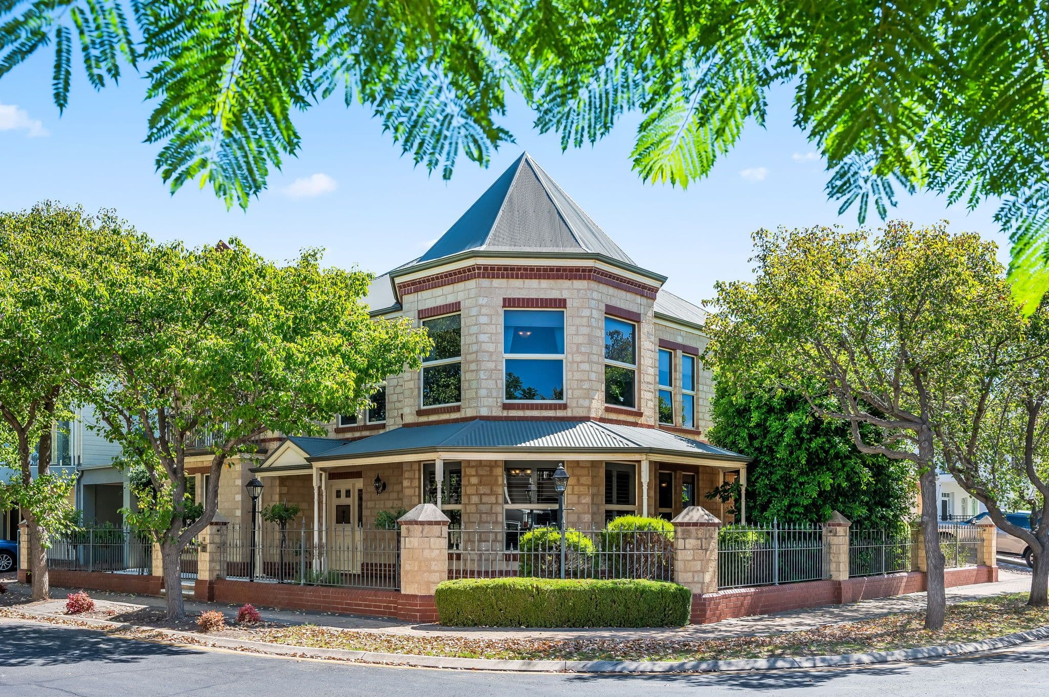 15 Lakeside Close, Mawson Lakes SA 5095, Mawson Lakes - Image 1