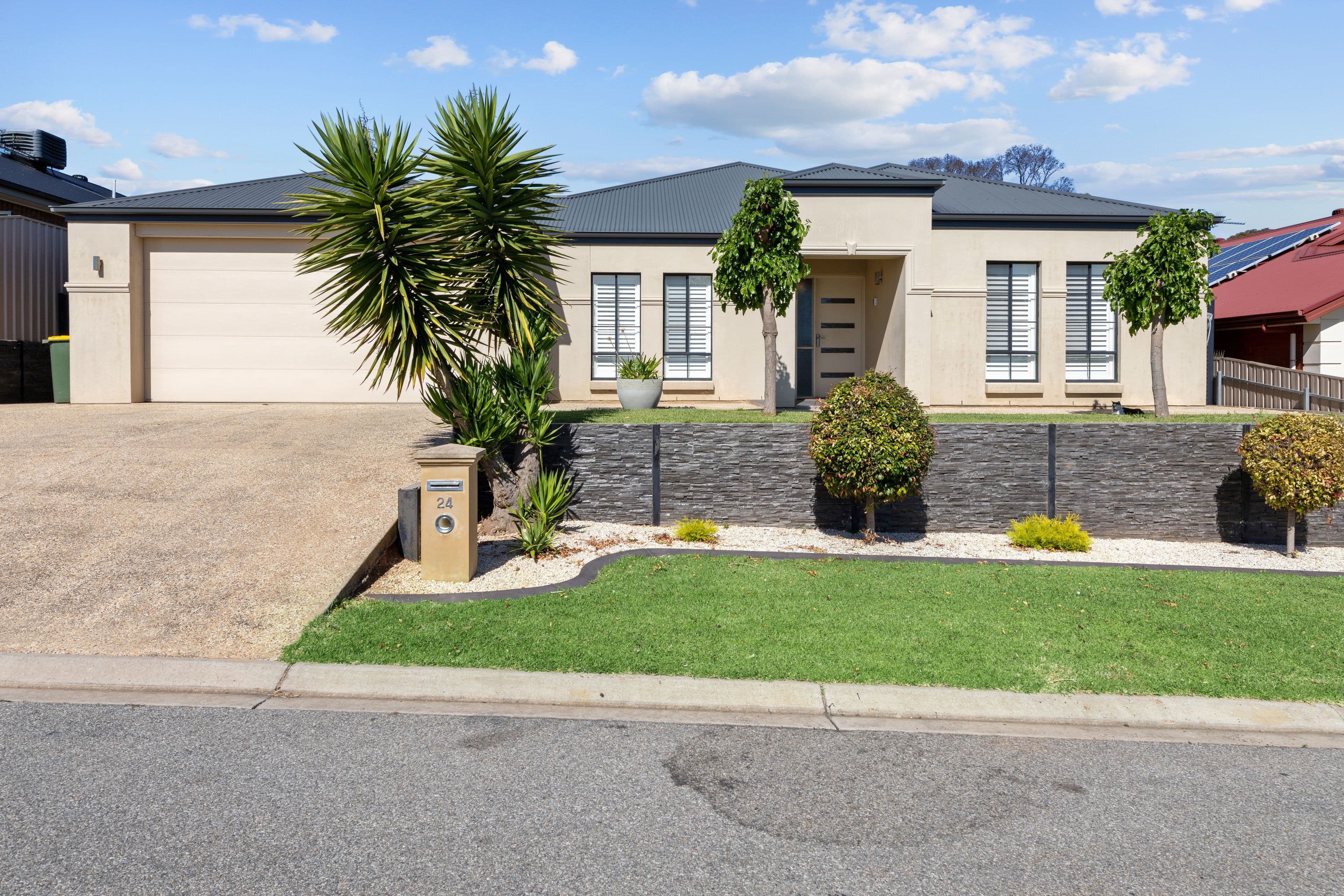 24 Manchester Circuit, Craigmore SA 5114, Craigmore - Image 1