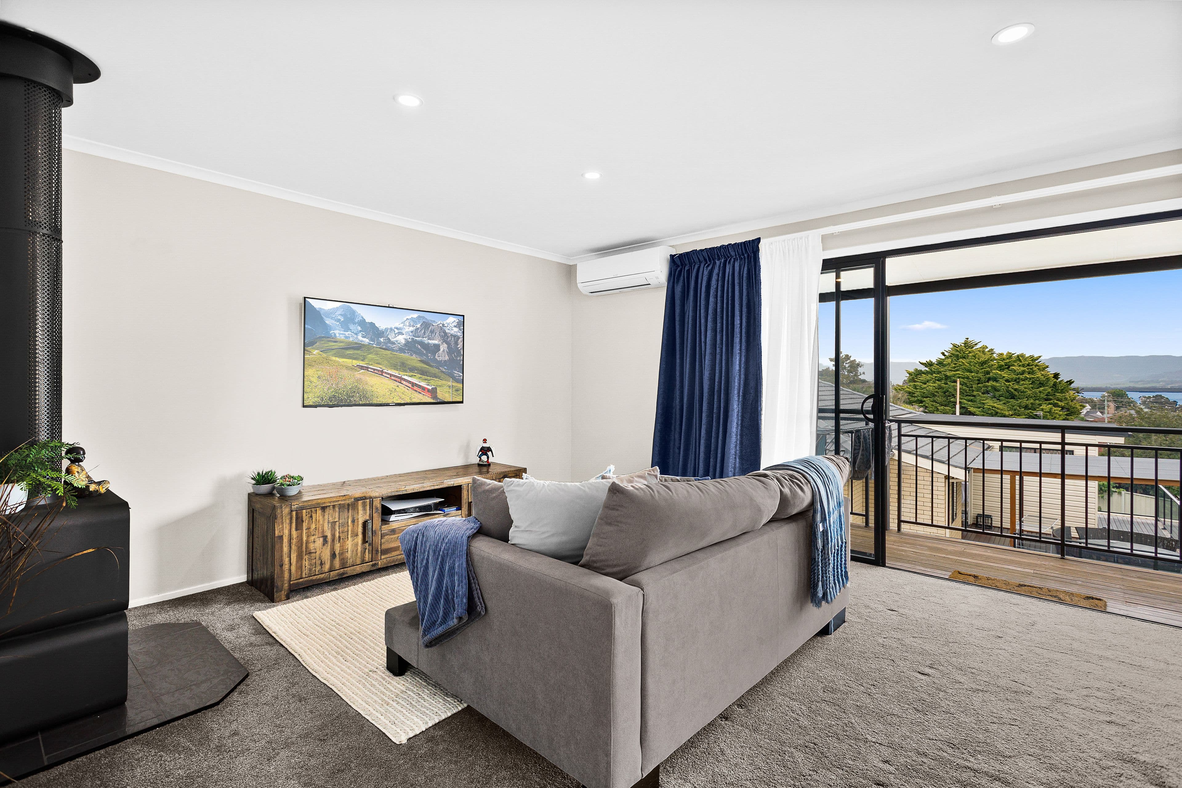 52 Roycroft Avenue, Mount Warrigal NSW 2528, Mount Warrigal - Thumbnail 4