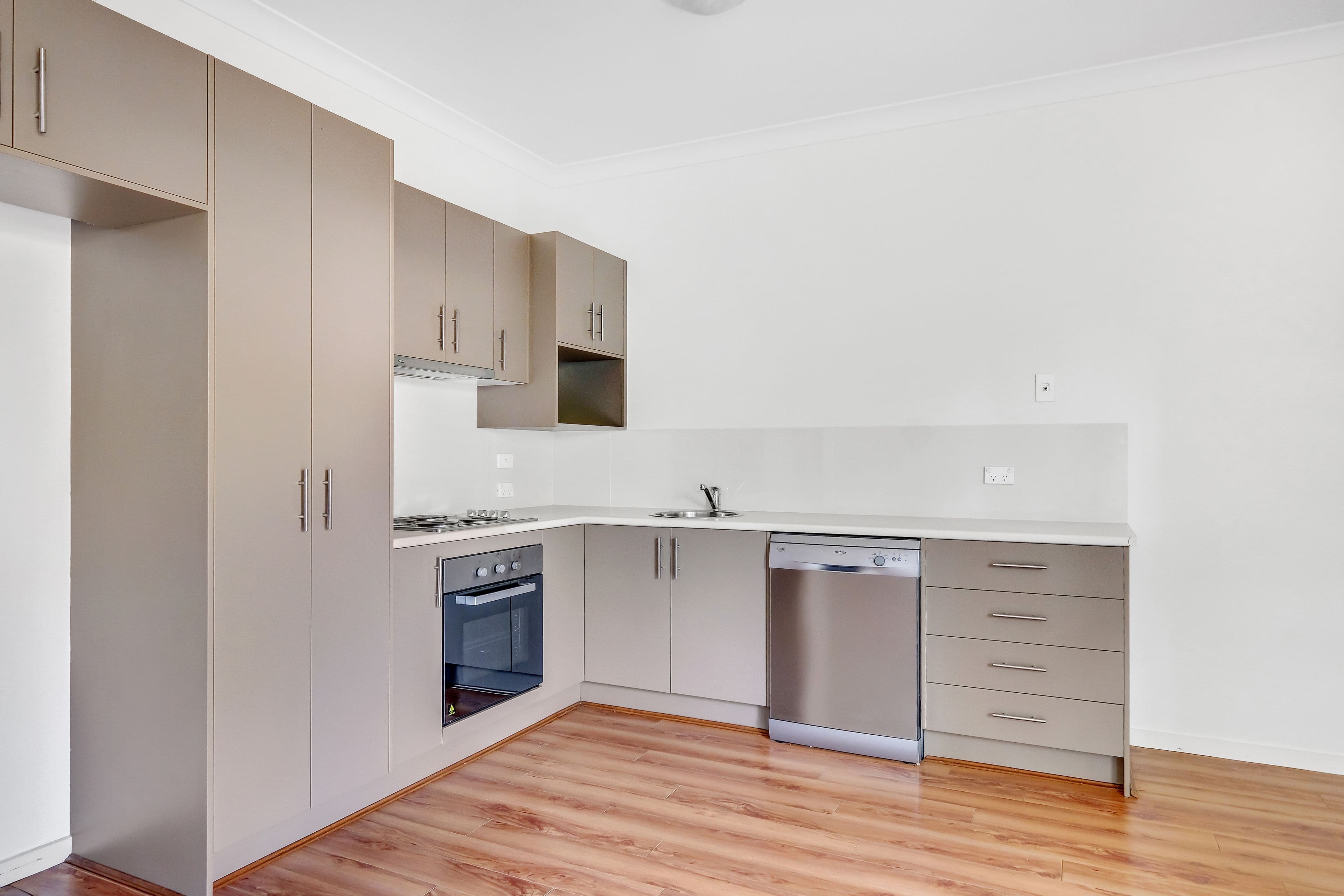 18 Frankland Avenue, Waterford QLD 4133, Waterford - Thumbnail 2