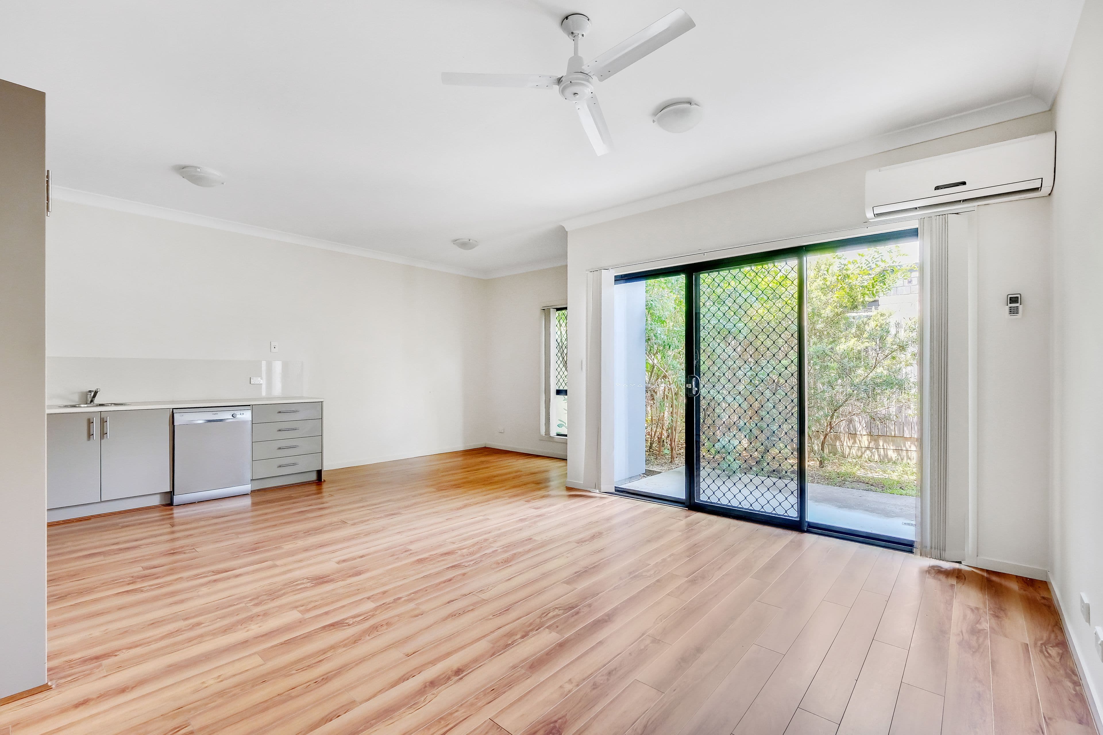 18 Frankland Avenue, Waterford QLD 4133, Waterford - Thumbnail 3