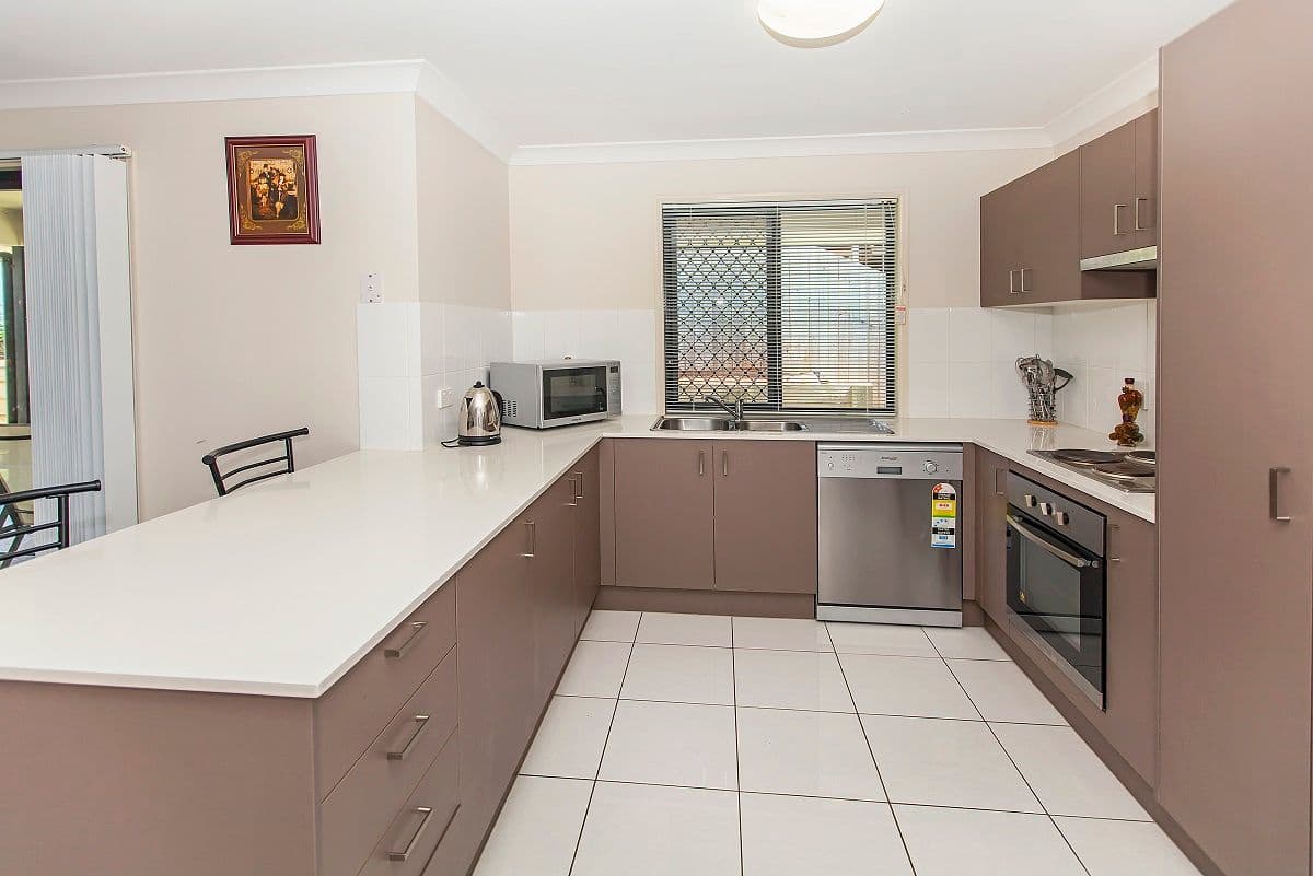 11 Hillsborough Street, SPRINGFIELD LAKES QLD 4300, Springfield Lakes - Thumbnail 2