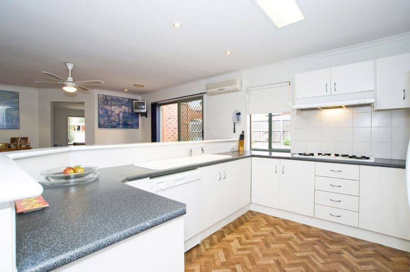 14 Redgum Court, MILL PARK VIC 3082, Mill Park - Thumbnail 2