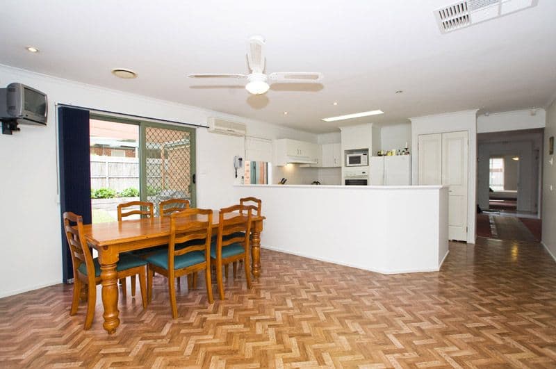 14 Redgum Court, MILL PARK VIC 3082, Mill Park - Thumbnail 6