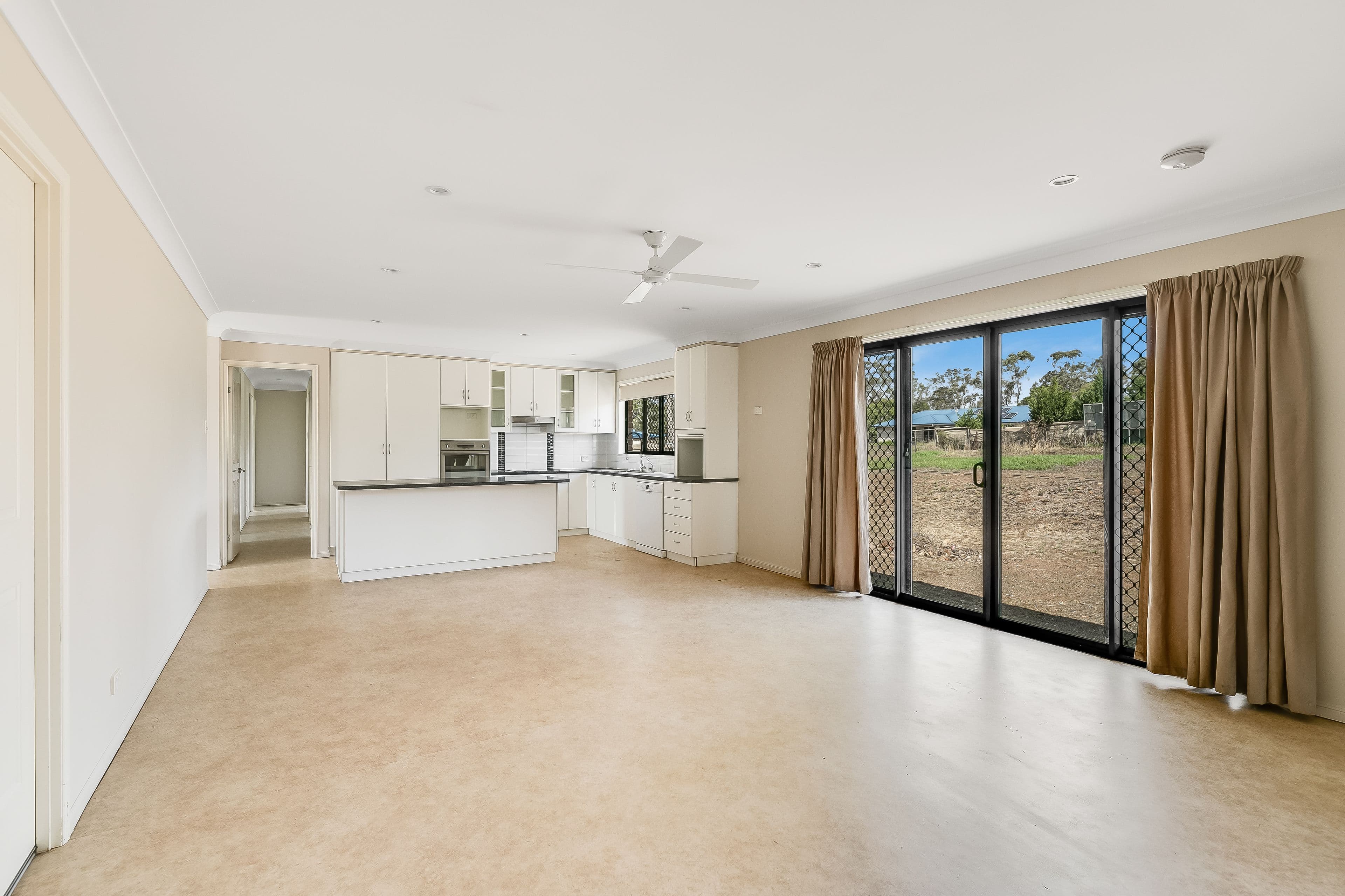 10 Kookaburra Court, Meringandan West QLD 4352, Meringandan West - Thumbnail 2