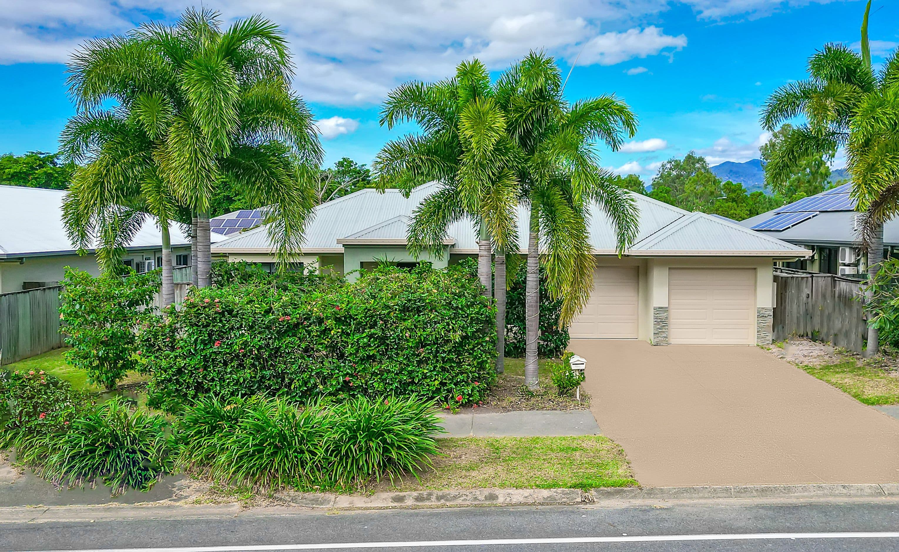 77 Roberts Drive, TRINITY BEACH QLD 4879, Trinity Beach - Thumbnail 2