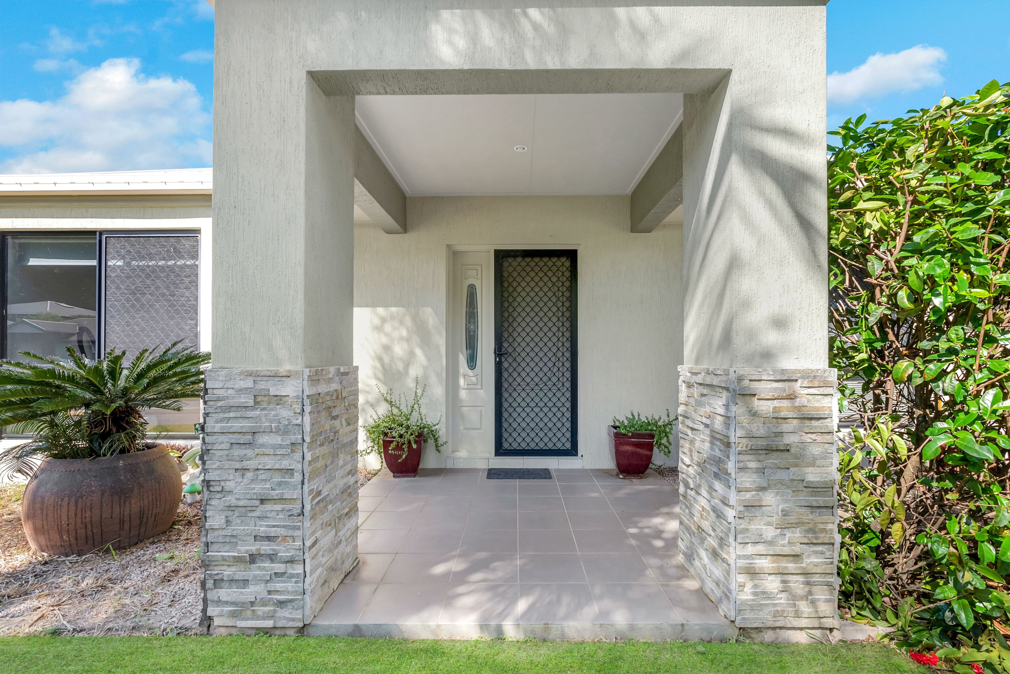 77 Roberts Drive, TRINITY BEACH QLD 4879, Trinity Beach - Thumbnail 3