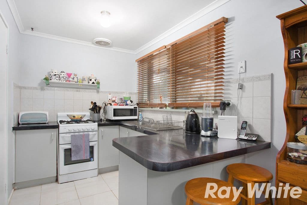 2 Broadbent Way, Pakenham VIC 3810, Pakenham - Thumbnail 5