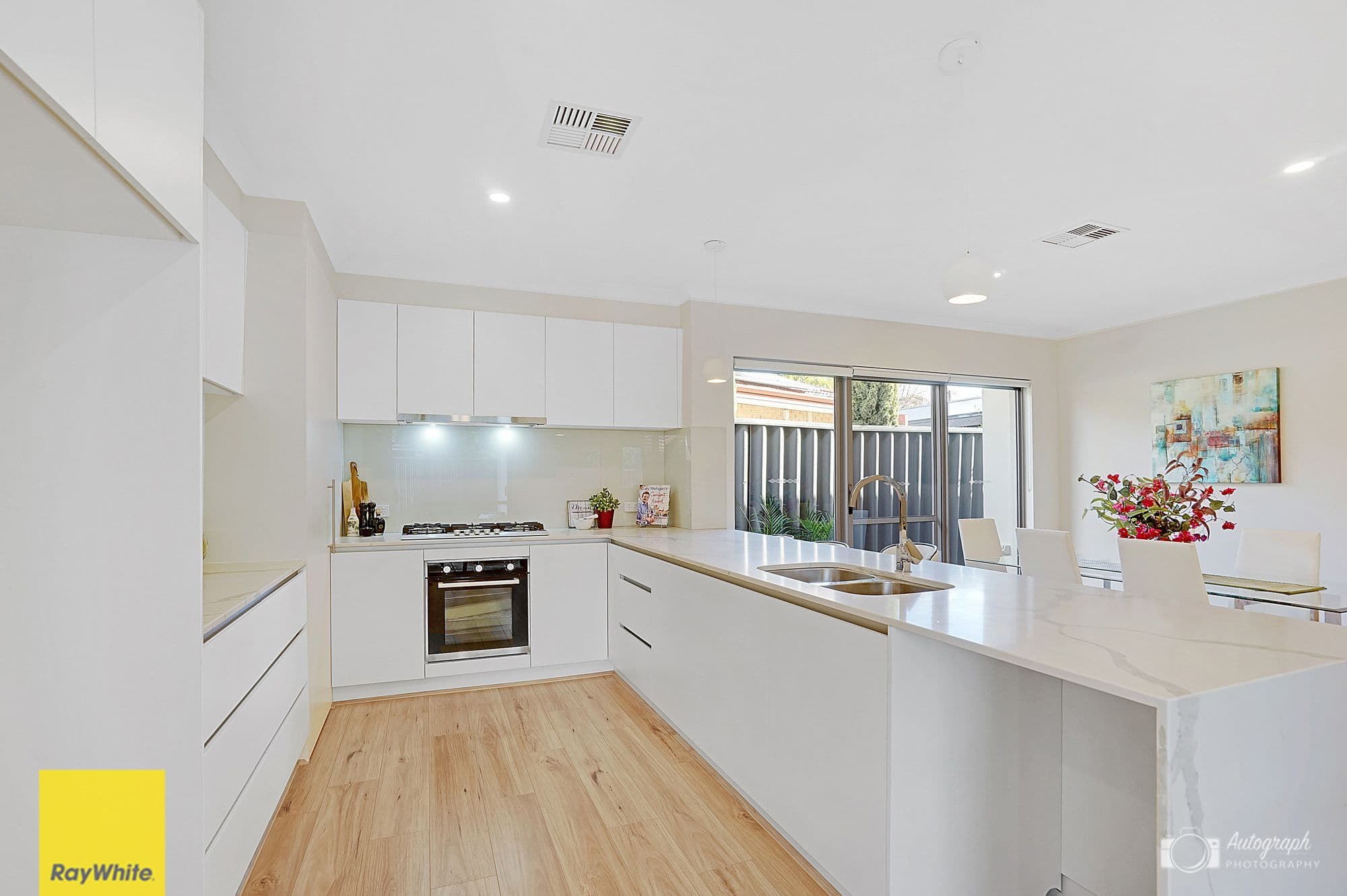 136 York Street, Bedford WA 6052, Bedford - Thumbnail 3