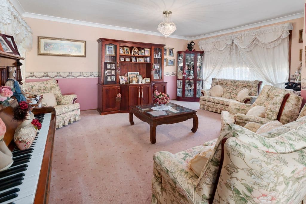 4 Coffs Harbour Avenue, Hoxton Park NSW 2171, Hoxton Park - Thumbnail 2