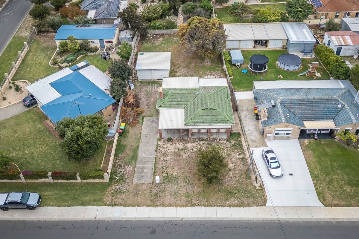95 WHITFIELD Drive, Two Rocks WA 6037, Two Rocks - Thumbnail 2