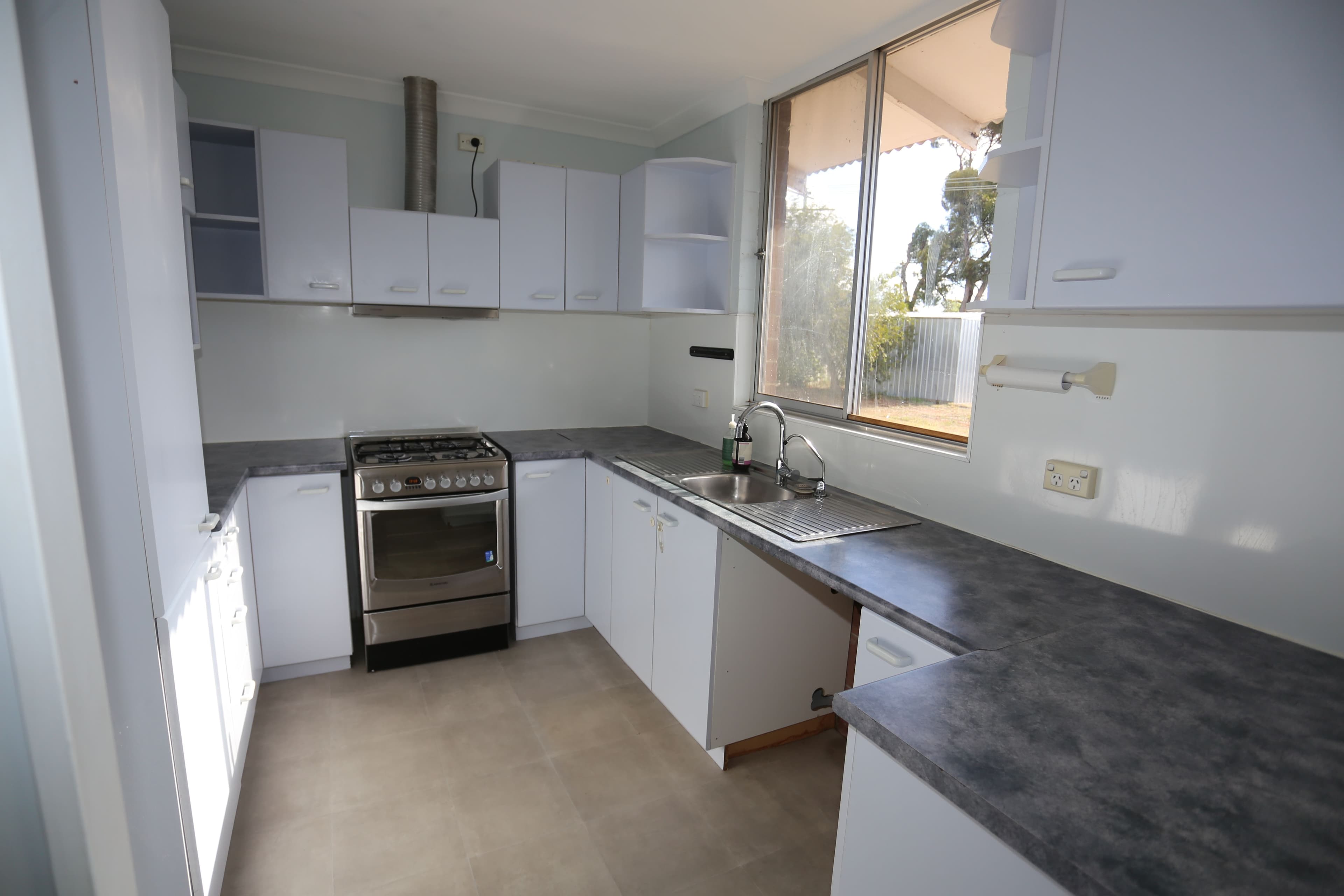 10 Hakea Street, Kambalda West WA 6442, Kambalda West - Thumbnail 3