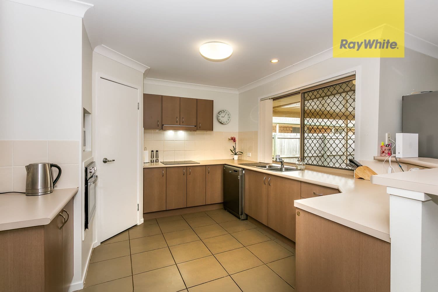 6 Lake Manchester Street, Logan Reserve QLD 4133, Logan Reserve - Thumbnail 2