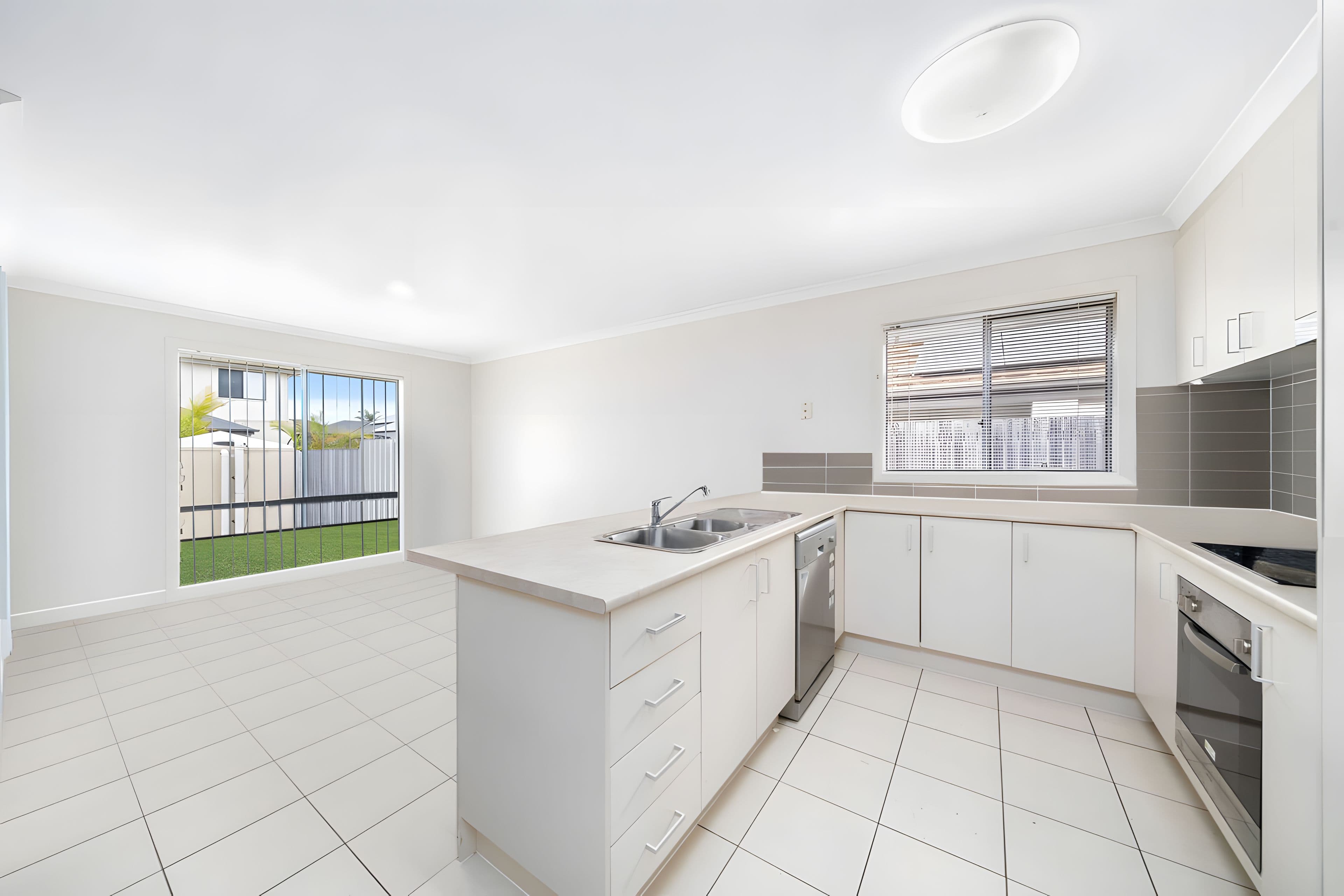 6 Lomond Street, North Lakes QLD 4509, North Lakes - Thumbnail 3
