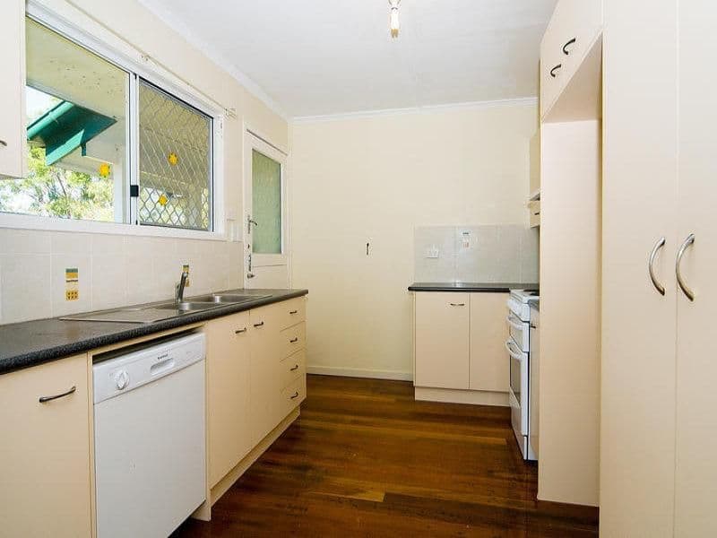 8 Hayden Street, RIVERVIEW QLD 4303, Riverview - Thumbnail 5