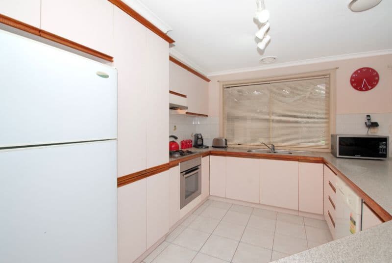20 Hawkes Drive, MILL PARK VIC 3082, Mill Park - Thumbnail 3