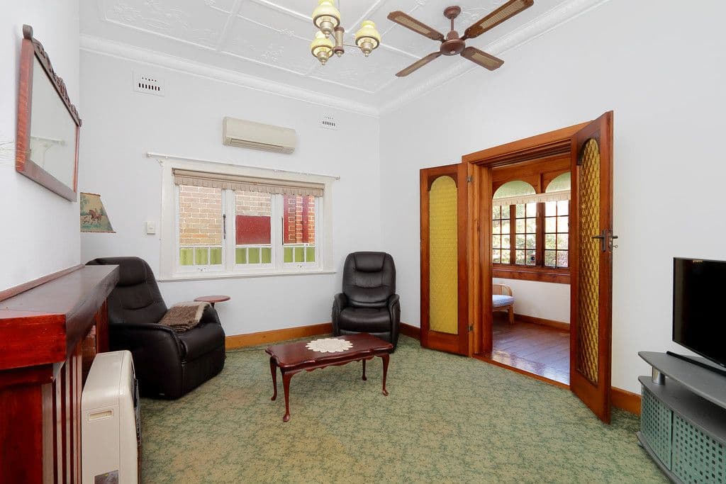 16 Dalcassia Street, Hurstville NSW 2220, Hurstville - Thumbnail 2
