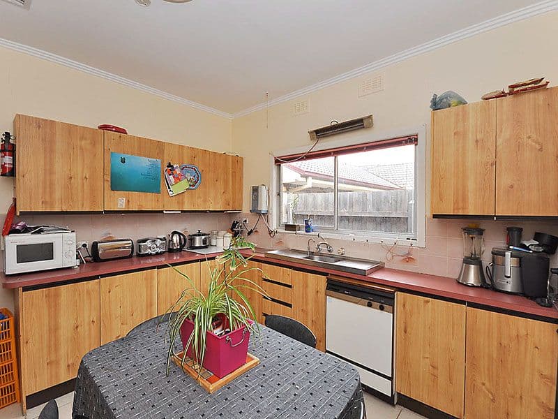 13 Waratah Avenue, TULLAMARINE VIC 3043, Tullamarine - Thumbnail 3