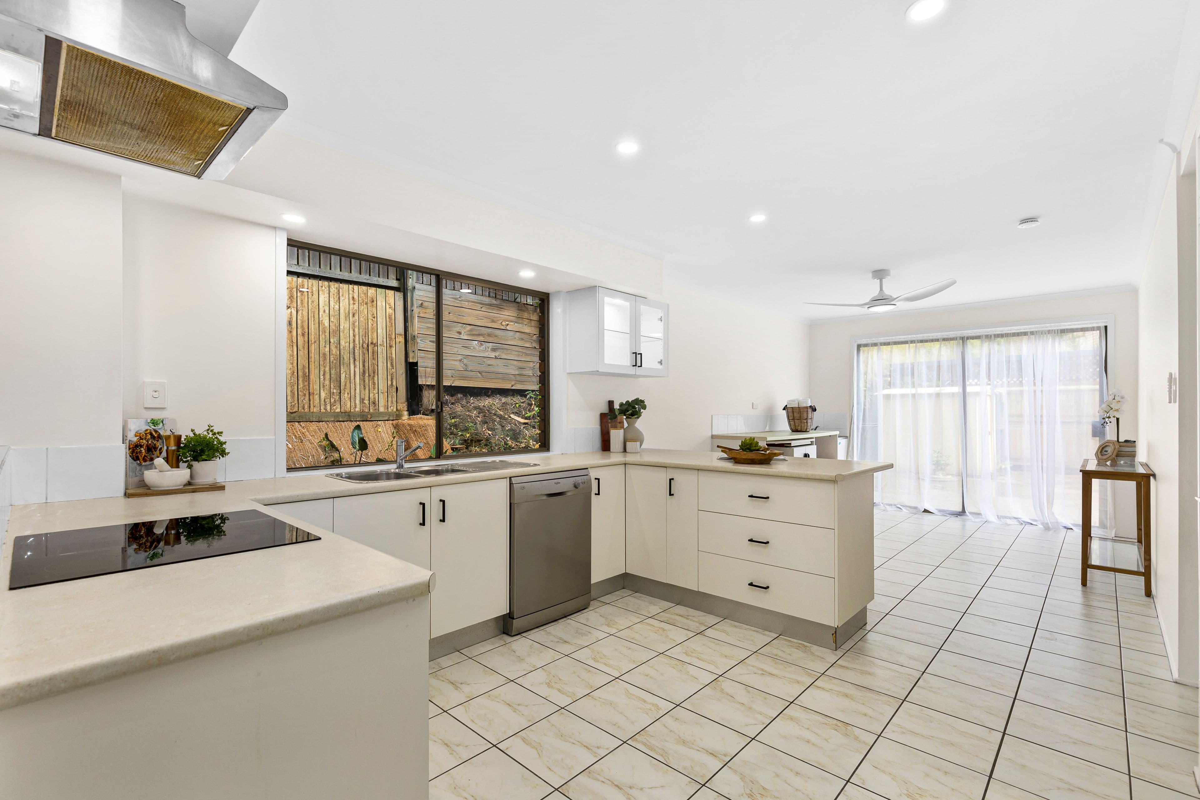 22 Tucker Street, Chapel Hill QLD 4069, Chapel Hill - Thumbnail 5