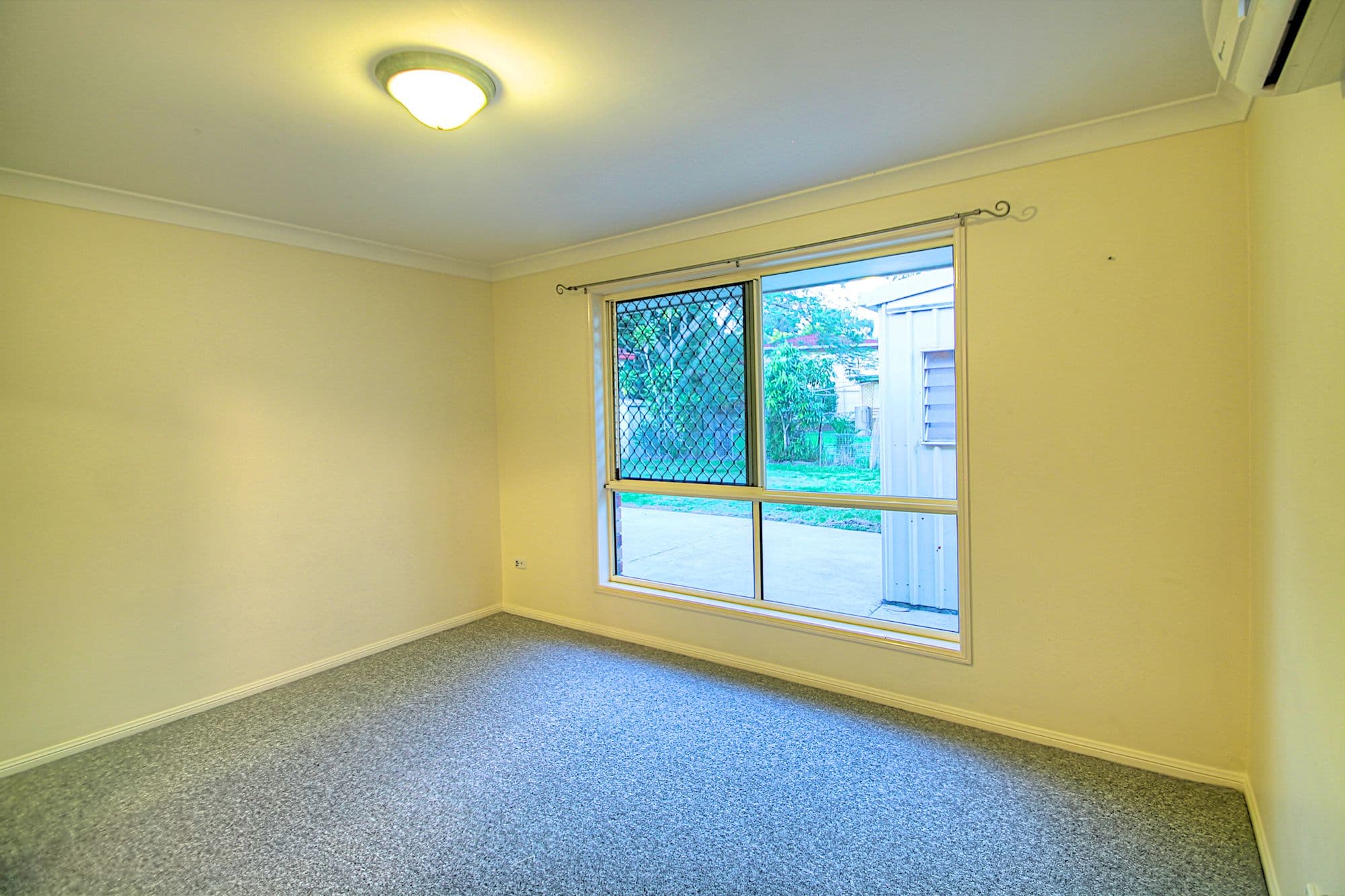 46 Russell Street, Silkstone QLD 4304, Silkstone - Thumbnail 7