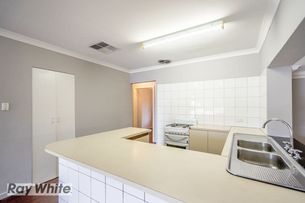 32 Calvert Way, Girrawheen WA 6064, Girrawheen - Thumbnail 6